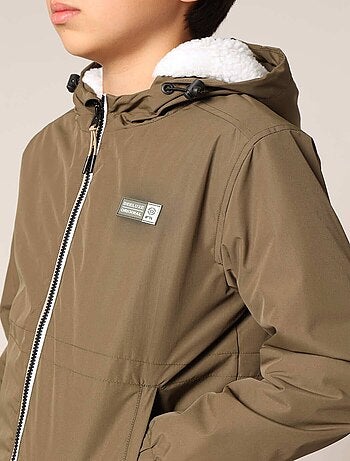 Veste matelassée garçon avec capuche et poches zippées
'Deeluxe'