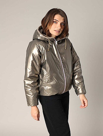 Veste réversible en métal et fausse fourrure. 'Deeluxe'