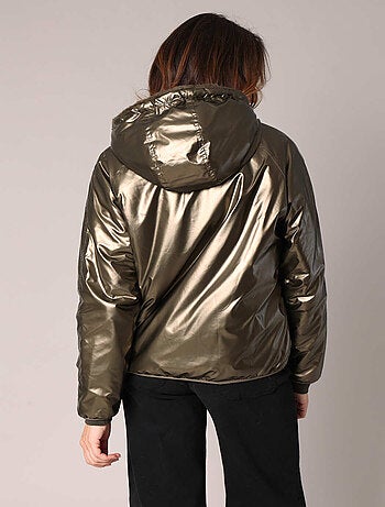 Veste réversible en métal et fausse fourrure. 'Deeluxe'
