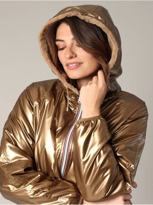 Veste réversible en métal et imitation fourrure
 'Deeluxe' - Kiabi