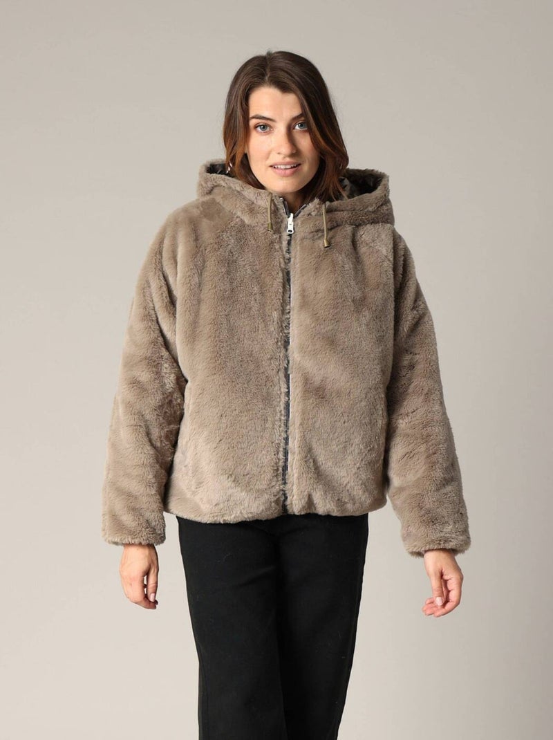 Veste réversible en métal et imitation fourrure
 'Deeluxe' Gris taupe - Kiabi