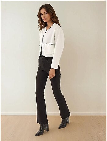 Veste sans col avec coutures contrastées