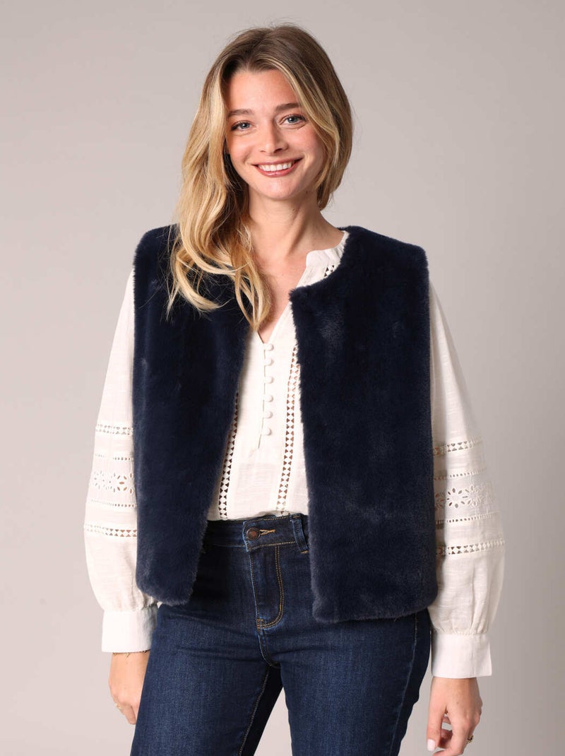 Veste sans manches en fausse fourrure douce.
 'Deeluxe' Bleu marine - Kiabi