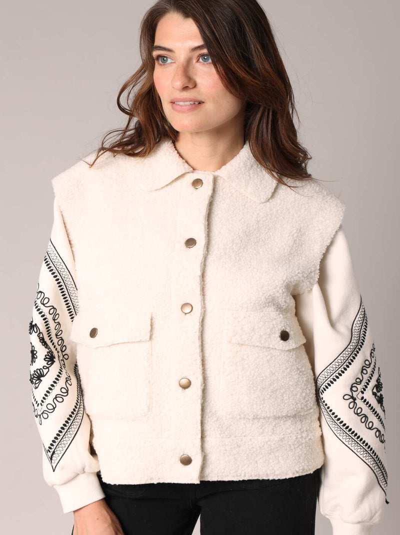 Veste sans manches en sherpa avec boutons pression 'Deeluxe' Beige argile - Kiabi