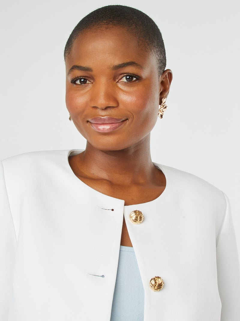 Veste tailleur coupe courte avec boutons dorés Blanc - Kiabi