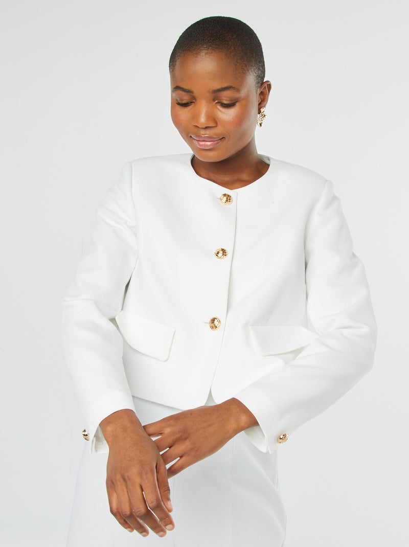Veste tailleur coupe courte avec boutons dorés Blanc - Kiabi