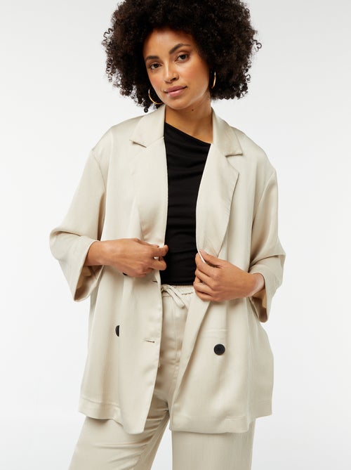 Veste tailleur en matière crêpée avec manches 3/4 - Kiabi
