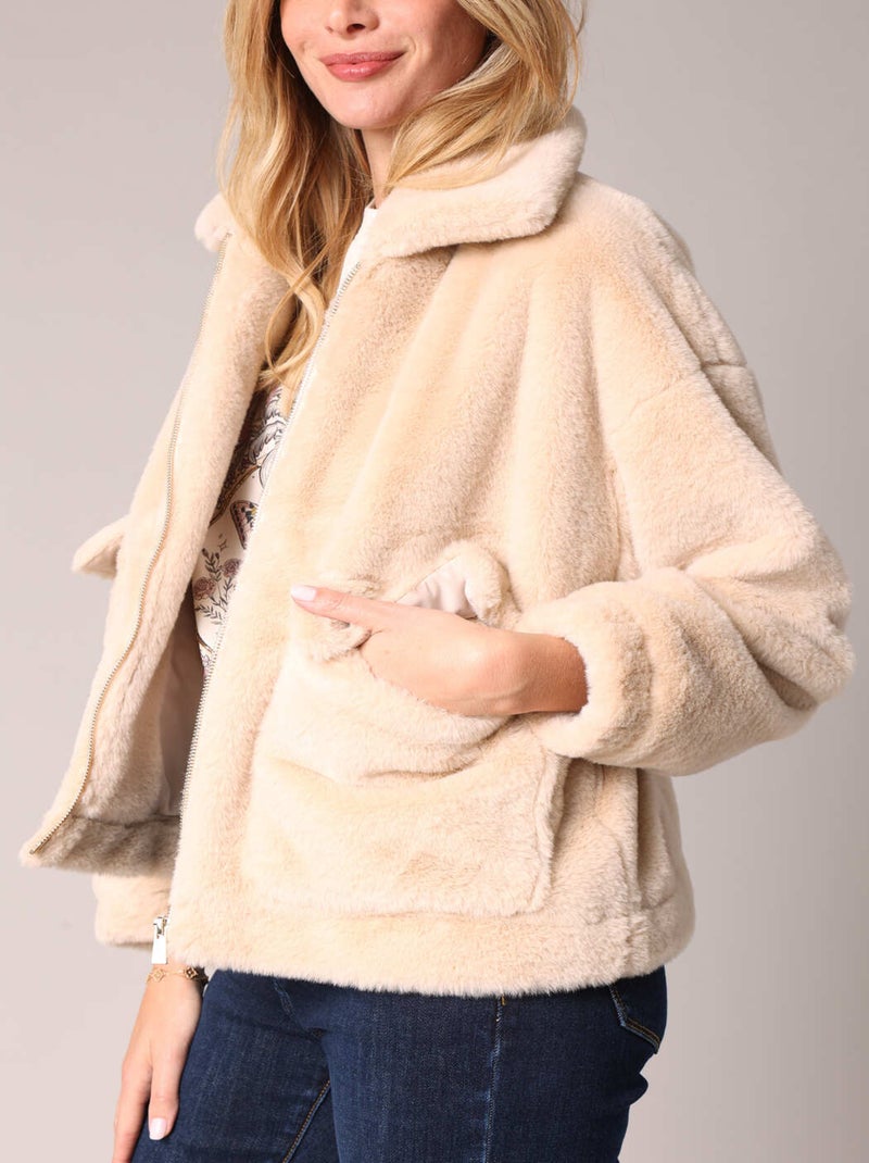 Veste zippée en imitation fourrure avec poches à rabat
 'Deeluxe' Beige - Kiabi