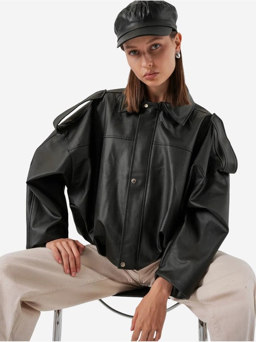 Veste zippée en similicuir avec col chemise bdart - Kiabi Veste zippée en similicuir avec col chemise bdart - Kiabi