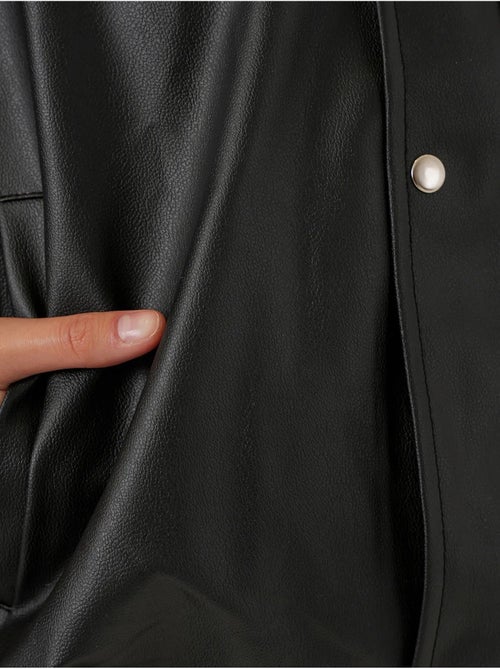 Veste zippée en similicuir avec col chemise bdart - Kiabi Veste zippée en similicuir avec col chemise bdart - Kiabi