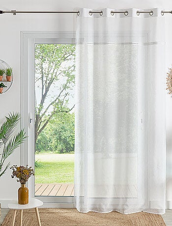 Voilage à oeillets avec ruban macramé