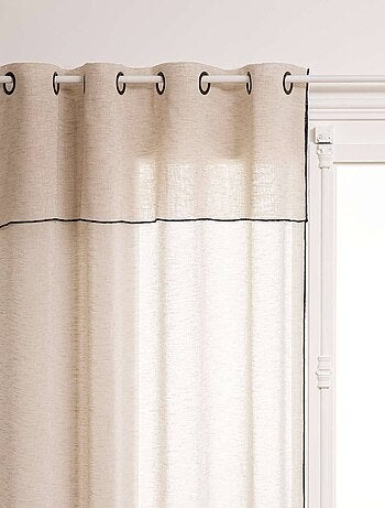 Voilage à volant avec surpiqûre noire