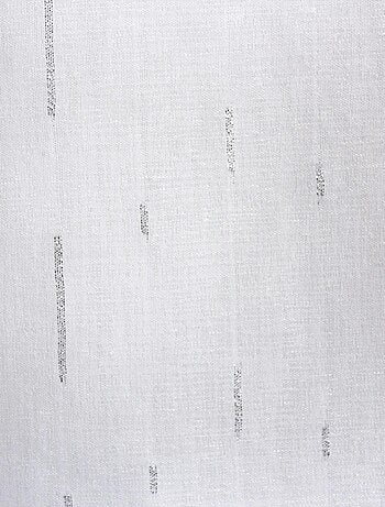 Voilage aux fils tissés argentés