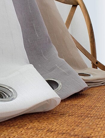 Voilage aux fils tissés argentés