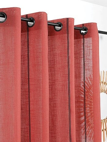 Voilage aux fines rayures noires