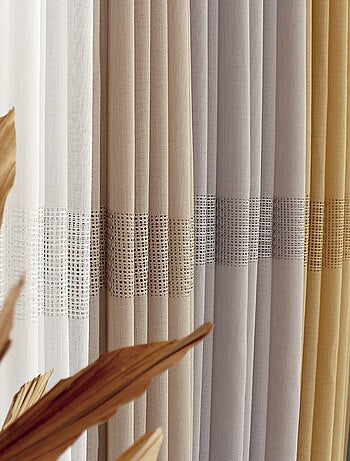 Voilage bohème à bandes ajourées