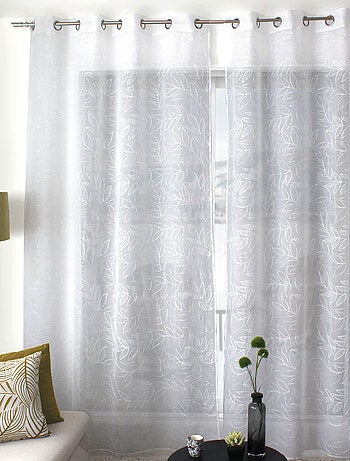 Voilage brodé motif feuillage