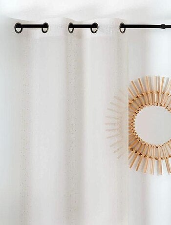 Voilage délicat à fines rayures et pompons