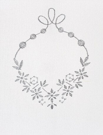 Voilage orné de broderies