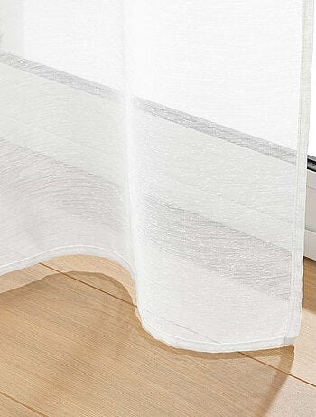 Voilage sablé à passe-tringle