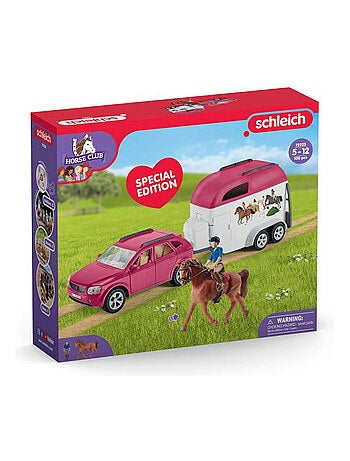 Voiture avec remorque pour chevaux