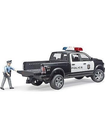 Voiture de police ram 2500 pick-up de la police avec un officier de police