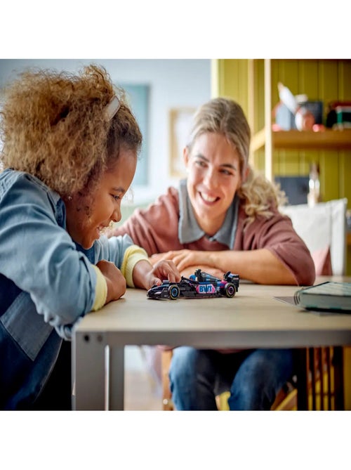 Voiture F1® BWT Alpine Team A524 - Kiabi