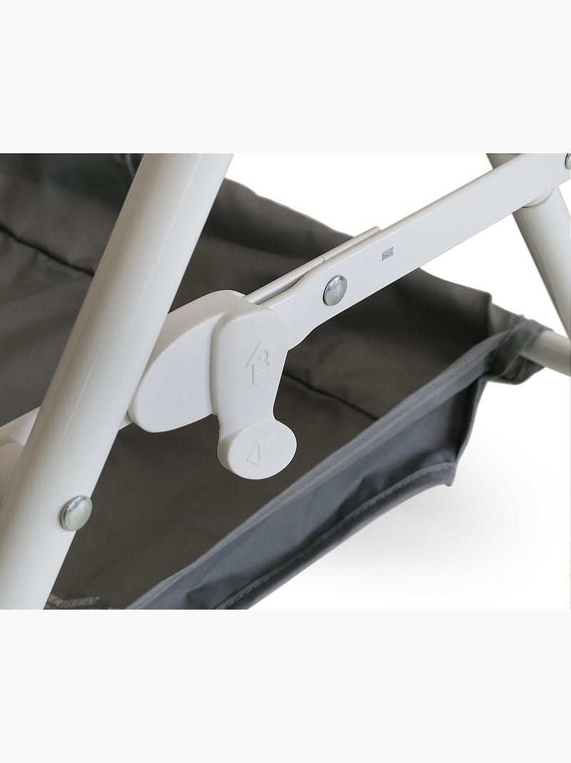 WEBABY - Table à langer pliante en acier MIO avec panier de rangement Blanc Gris clair - Kiabi